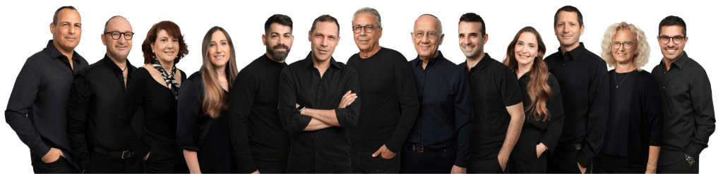 הצוות - תמונה קבוצתית
